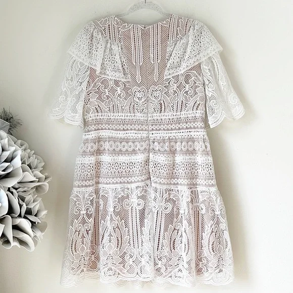 NWOT MONIQUE LHUILLIER Lace Dress; A-Line, Short Sleeves, Jewel Neckline - Picture 8 of 8